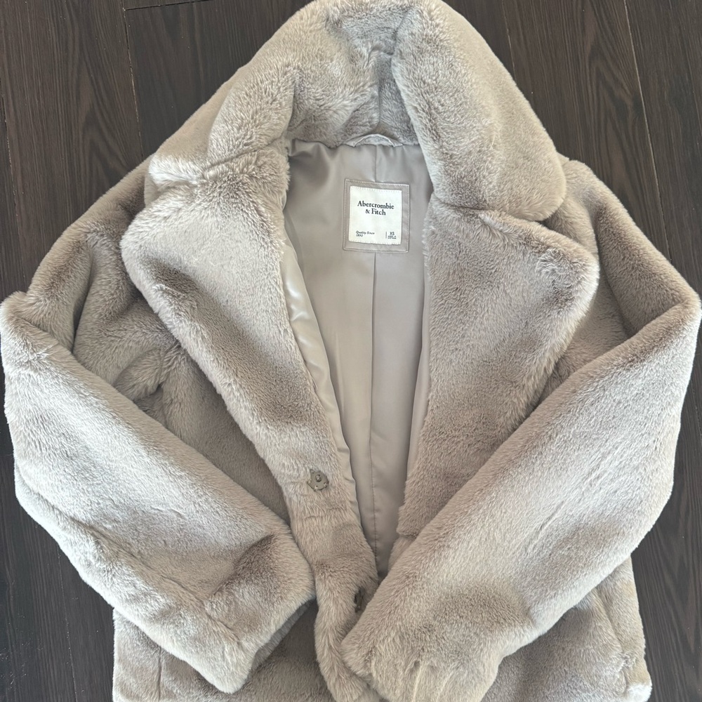 Faux fur jacket - Abercrombie